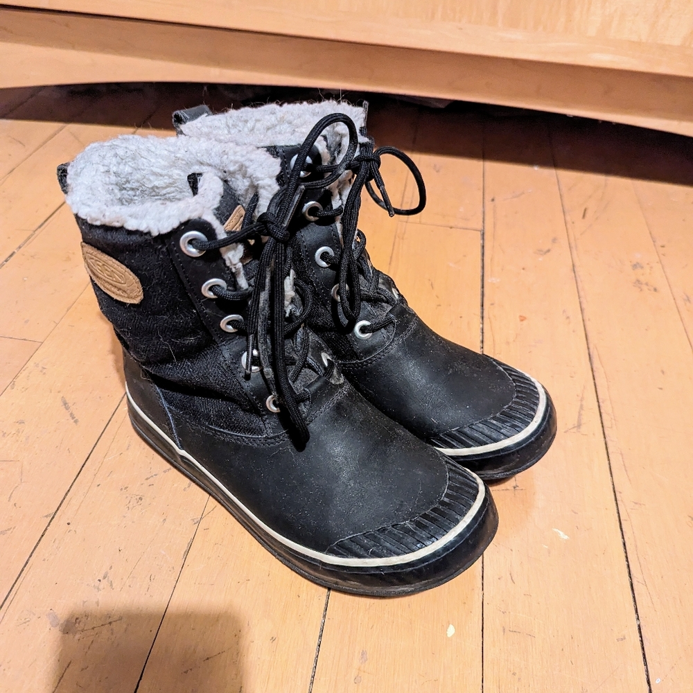 Keen Elsa black waterproof winter boots women's size 6